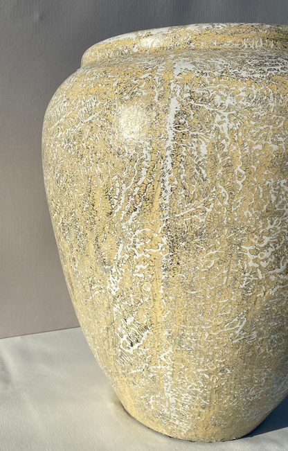 Eggshell Pot - 55cm x 65cm - Creme & Gold image 1